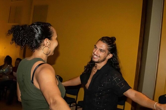 Salsa and Bachata Class and Night Out in Mexico City - The Salsa and Bachata Lesson: Fundamentals and Tips
