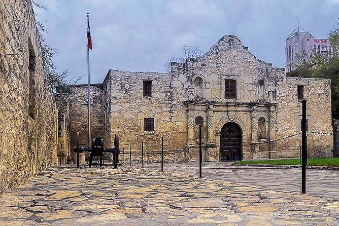 San Antonio 1/2 Day "BEST" UNESCO Colonial Missions driving tour - San Pedro Creek Culture Park and the Mission Reach Murals