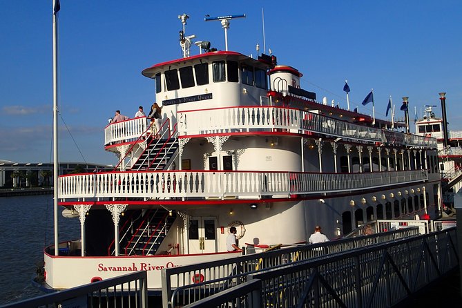 Savannah Scavenger Hunt Adventure - Navigating the Route: From Squares to Waterfront