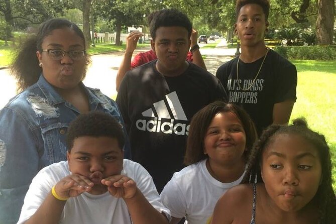 Scavenger Hunt Adventure in Pensacola by Wacky Walks - What Challenges and Items Are Included in the Game