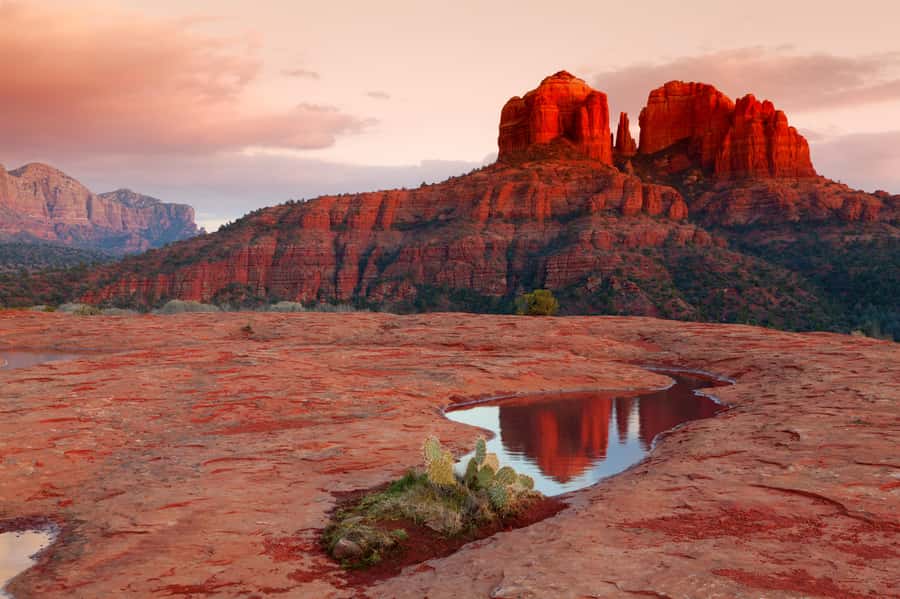 Sedona: 2 Hour Guided Vortex Tour with Red Rock Trail Hike - Exploring Sedona’s Famous Red Rock Trail