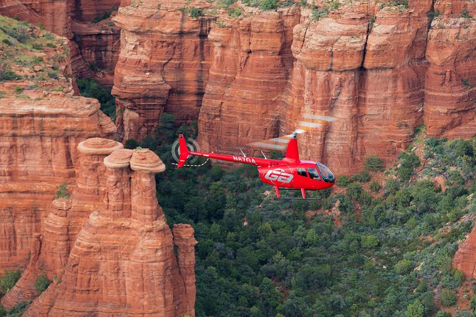 Sedona Helicopter Tour: Desert Thunder Tour - In-Flight Experience and Guide Expertise