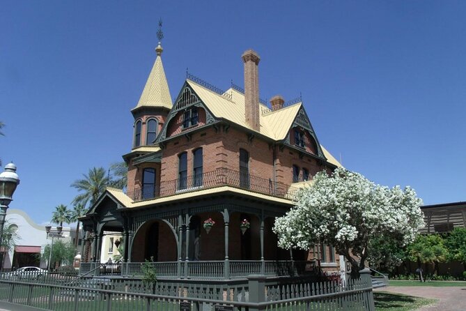 Self-Guided Phoenix Scavenger Hunt: Phoenix The Suns Core - Space Park and Civic Space Park: Outdoor City Highlights