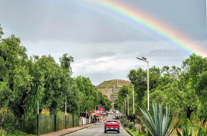 Teotihuacan Express the Authentic Experience without Crowds - The Focus on Guided Exploration and Personal Connection