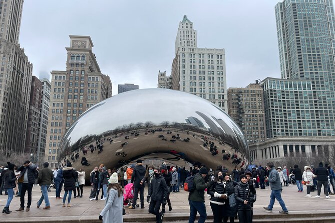 The Loop, River North and Chicagos Theater District: A Self-Guided Audio Tour - Discovering the Jay Pritzker Pavilion and Local Landmarks