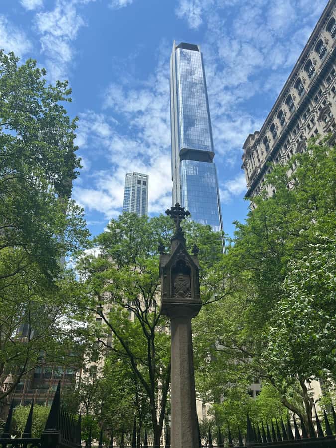 Wall Street: The birth place of NYC in French/English tour - Starting Point in Front of the Ipic Theater